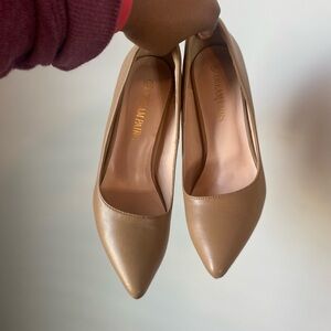 Dream Pairs Classic Tan Heels